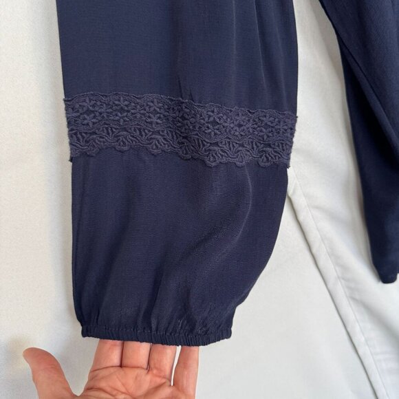 Chico's Navy Blue Sequin Front Yolk Long Sleeve Lace Trim Tunic Blouse Size XXL - Picture 6 of 16